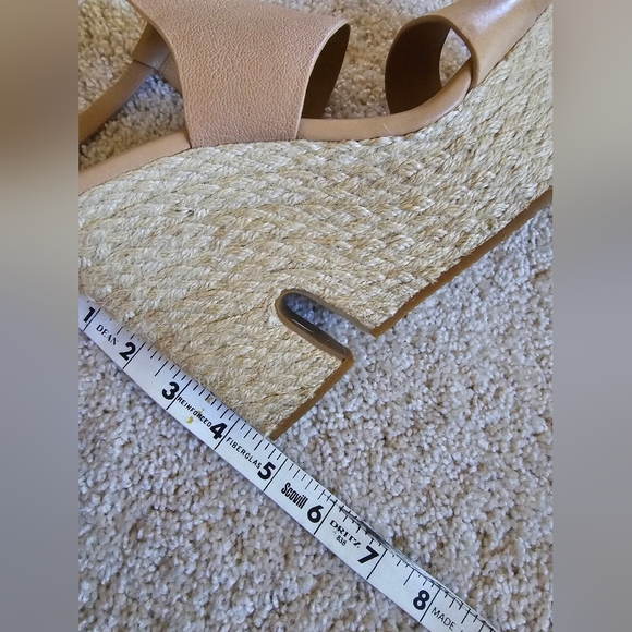 Cole Haan Nike air 8.5B women's Wedge sandle shoes beige leather platform - Picture 9 of 11